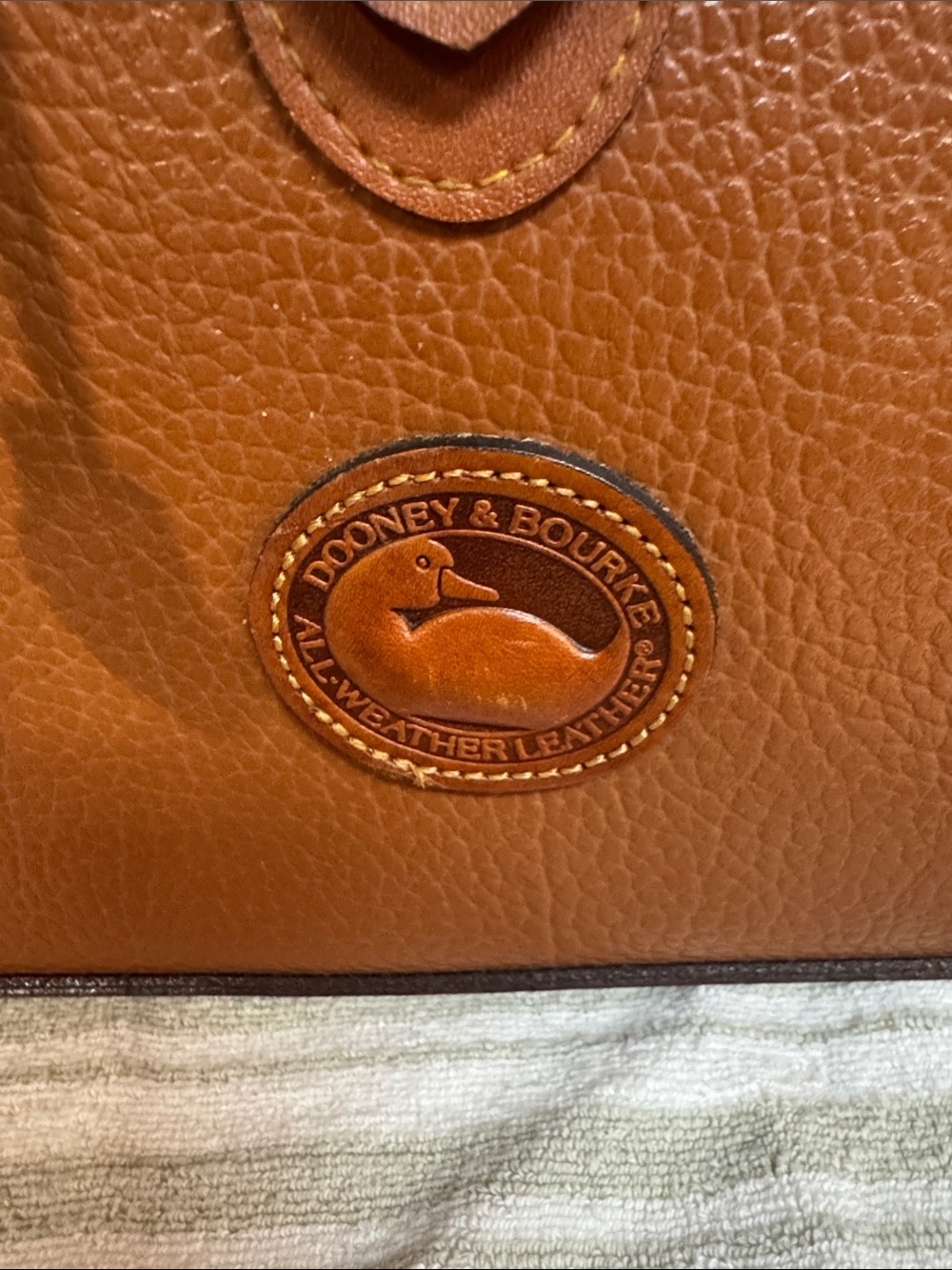 Vintage Dooney & Bourke All Weather Leather Classic Brown Handbag - Picture 2 of 7
